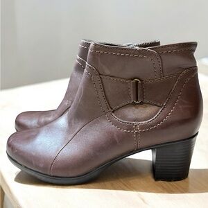 Clarks Brown Leather Boots Size 7 clarks